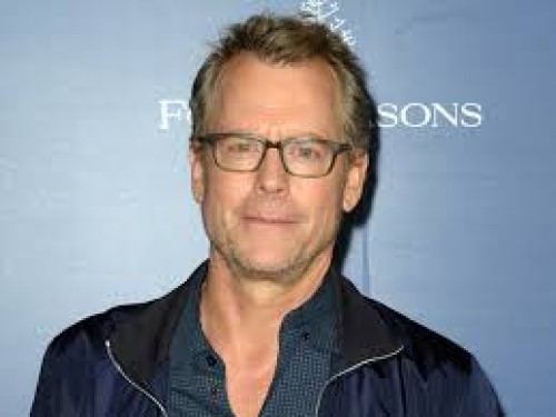 Greg Kinnear